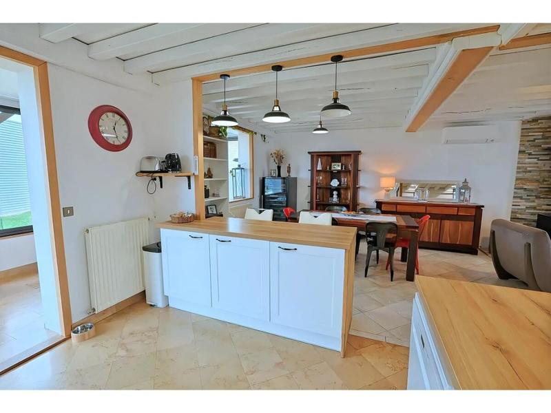 Maison - 152 m² - 8 pièces