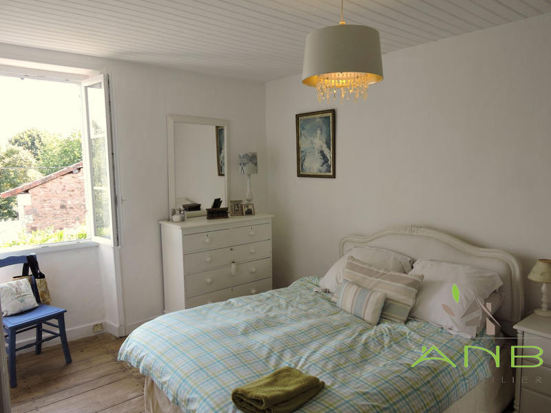 Maison - 225 m² - 8 pièces