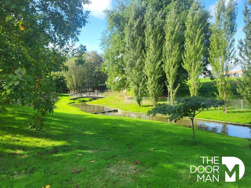 Maison - 209 m² - 6 pièces