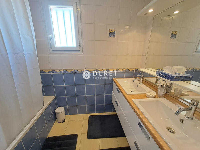 Maison traditionnelle - 127 m² - 7 pièces