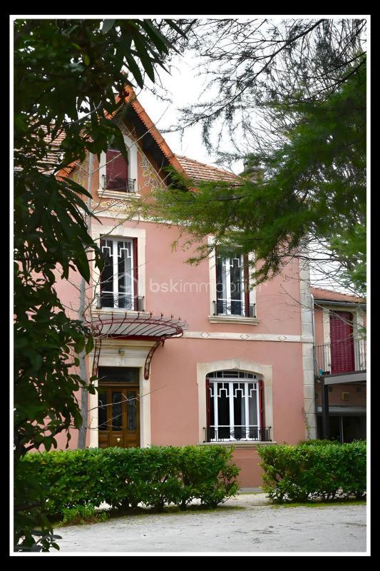 Demeure - 350 m² - 8 pièces