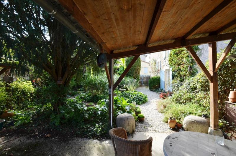 Maison - 210 m² - 7 pièces