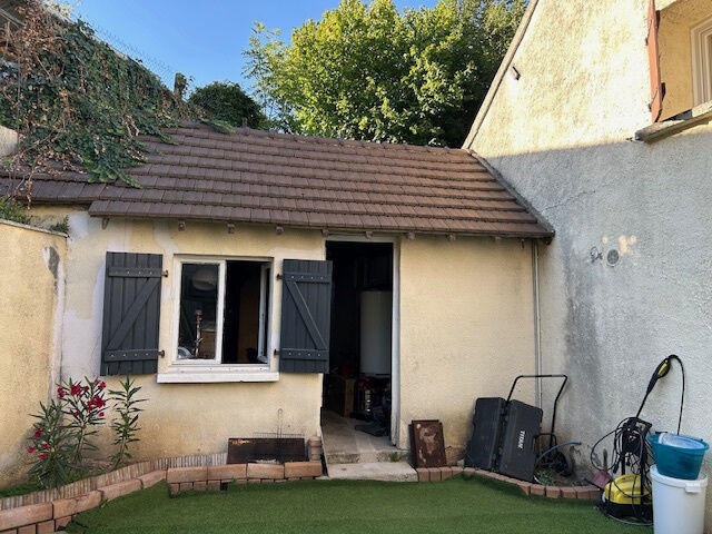 Maison - 93 m² - 5 pièces