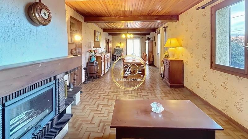 Pavillon - 210 m² - 7 pièces