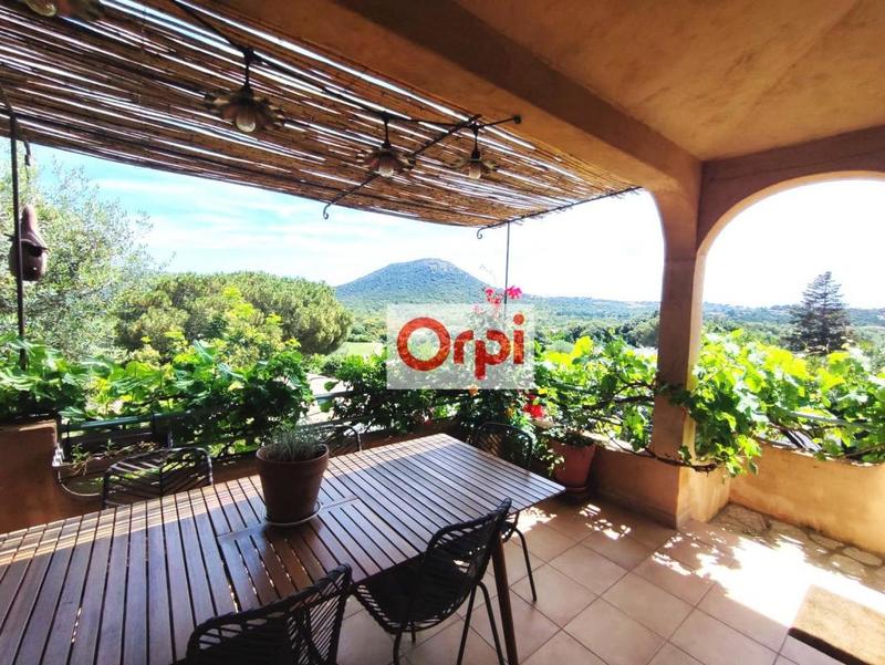 Villa - 168 m² - 6 pièces