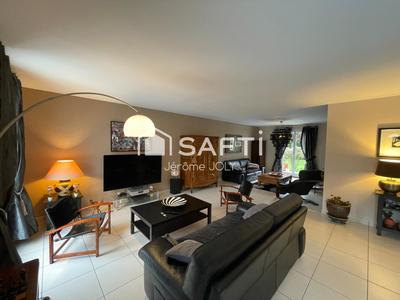 Maison - 256 m² - 9 pièces