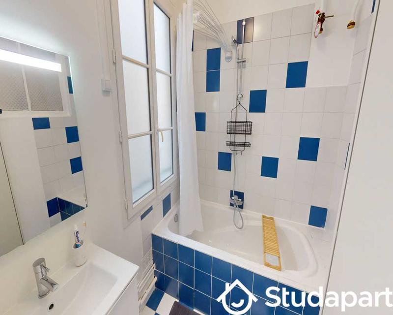 Chambre - 80 m² - 1 pièce