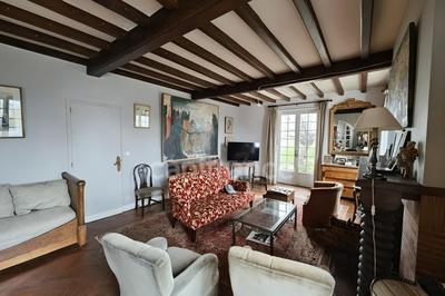 Maison - 393 m² - 12 pièces