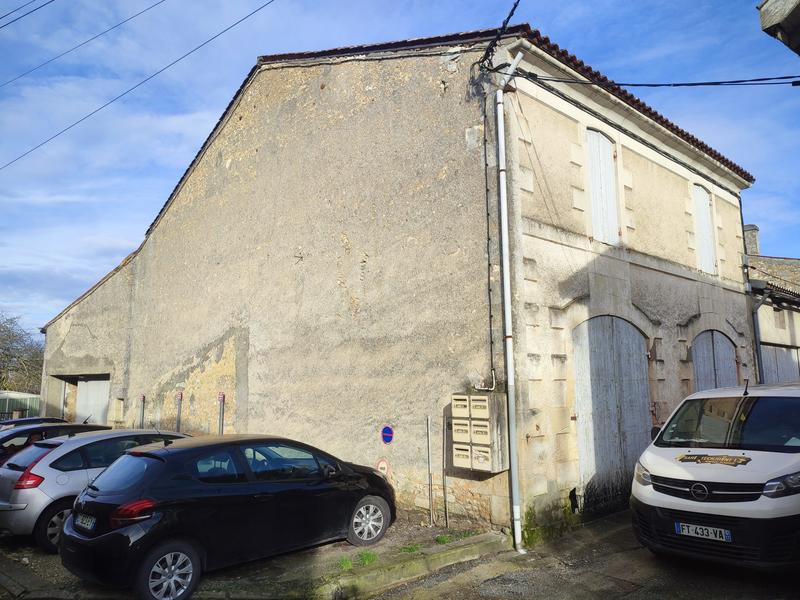 Maison - 237 m² - 4 pièces