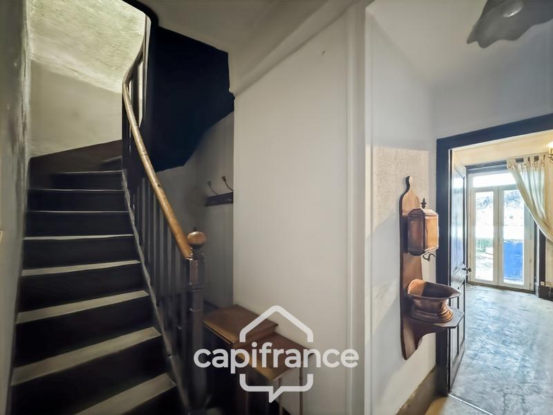 Maison - 332 m² - 15 pièces