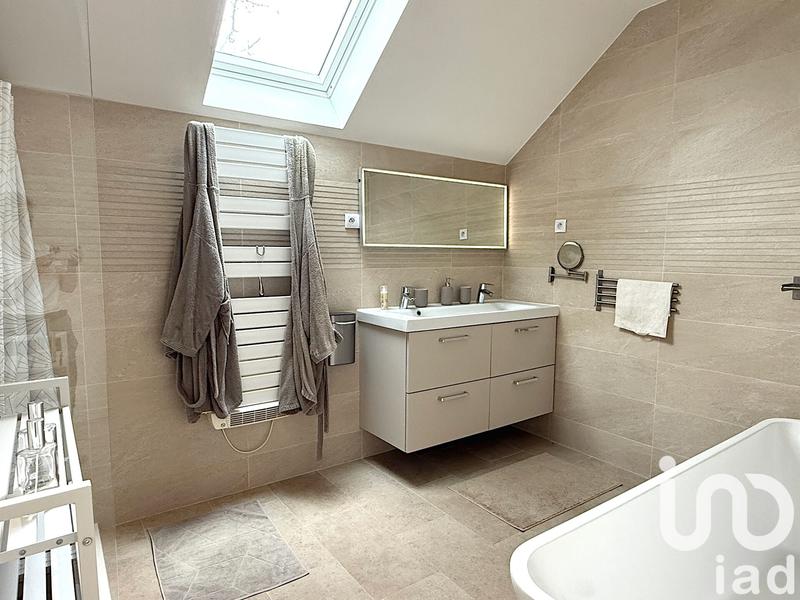 Maison - 143 m² - 6 pièces