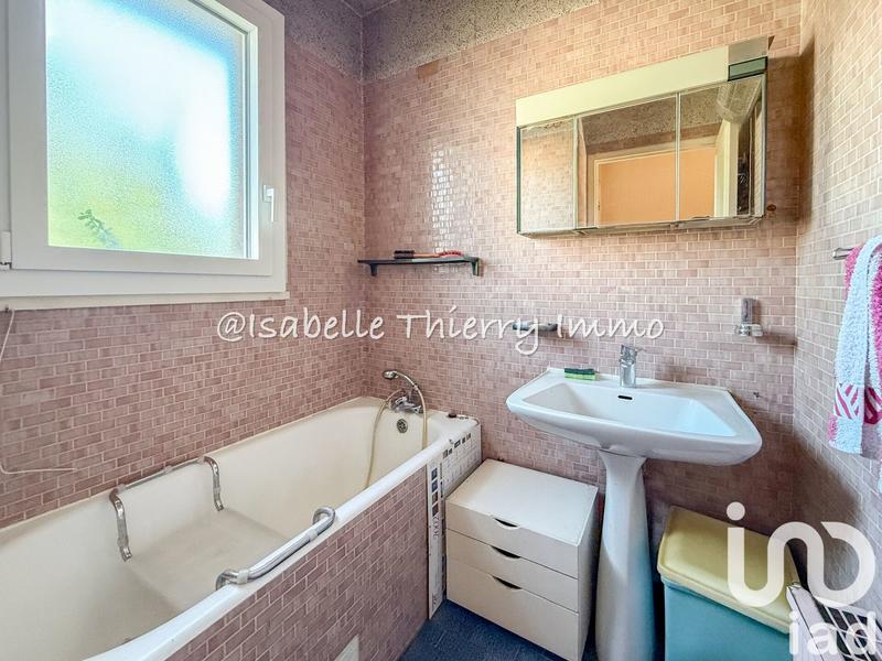 Maison - 182 m² - 9 pièces