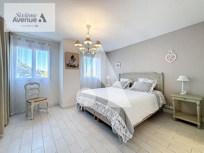 Villa - 145 m² - 6 pièces