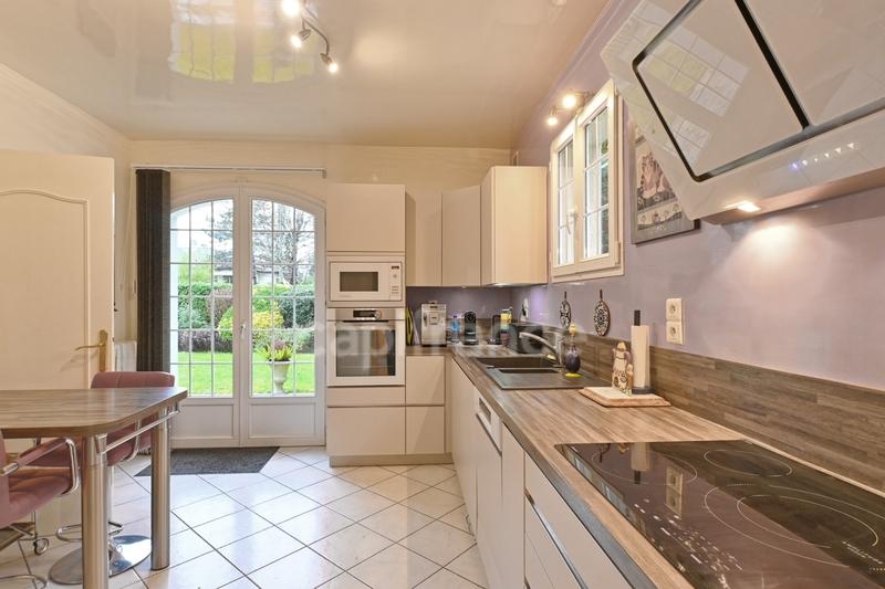 Maison bourgeoise - 225 m² - 9 pièces