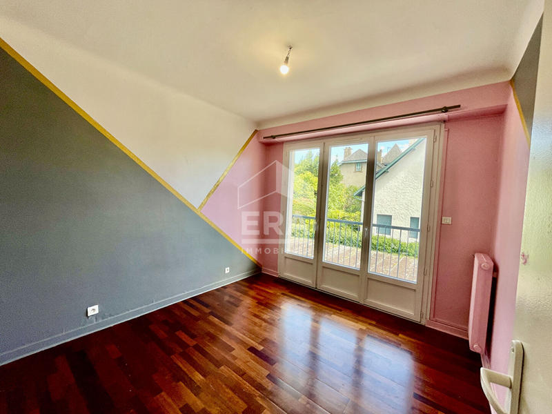 Appartement - 99 m² - 4 pièces