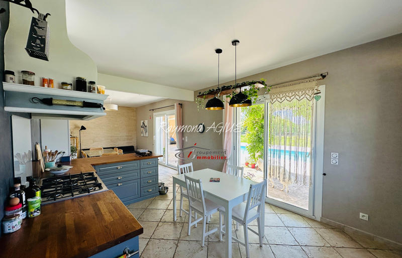 Maison - 200 m² - 8 pièces