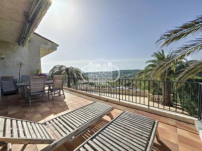 Villa - 247 m² - 7 pièces