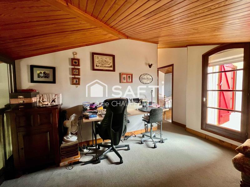 Maison - 185 m² - 7 pièces