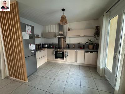 Maison - 99 m² - 5 pièces