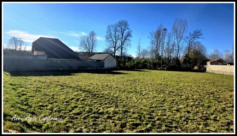 Terrain constructible - 887 m²
