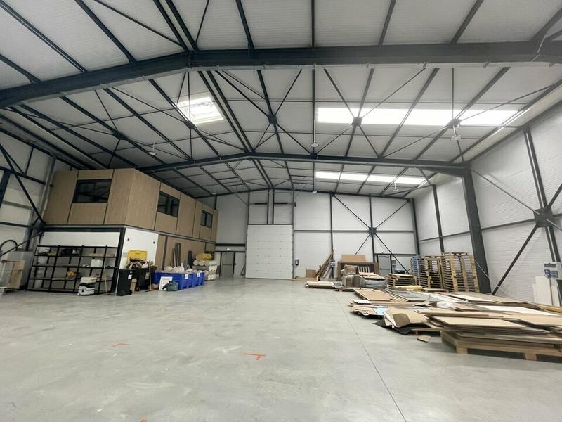 Local d'activité / Entrepôt - 480 m²