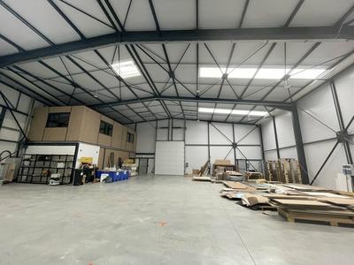 Local d'activité / Entrepôt - 480 m²