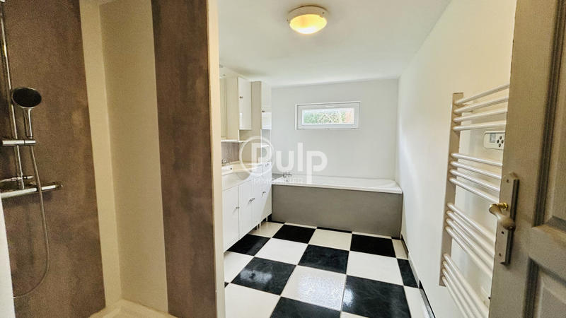 Maison - 165 m² - 8 pièces