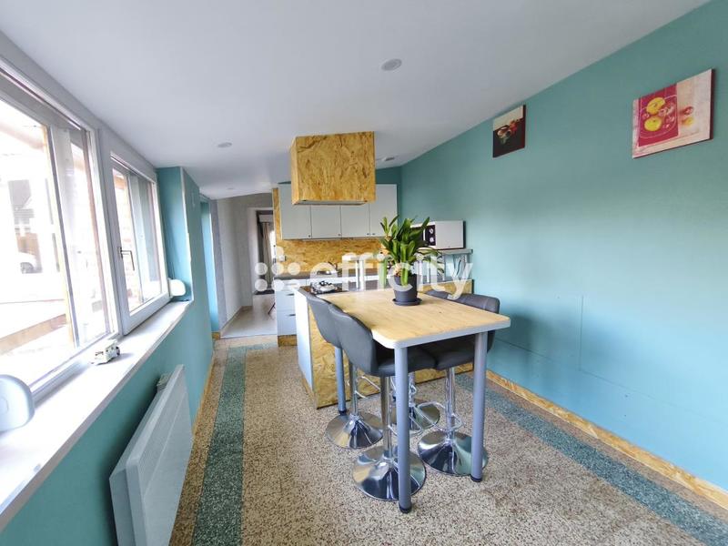 Maison - 176 m² - 9 pièces