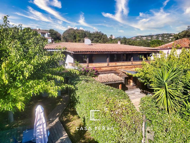 Villa - 270 m² - 11 pièces