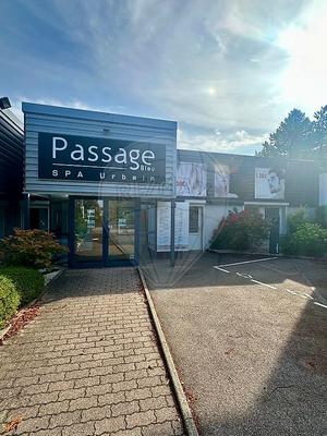 Local commercial - 248 m² - 12 pièces