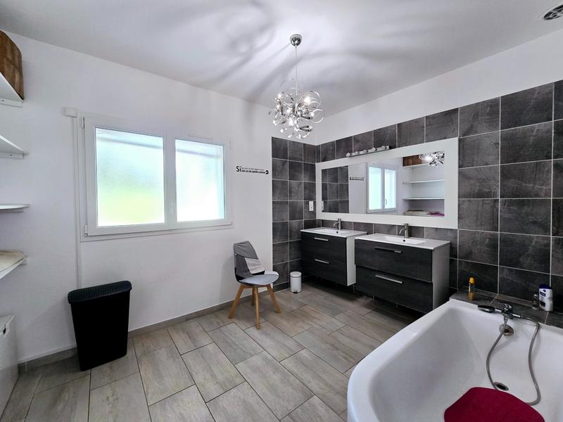 Villa - 192 m² - 6 pièces