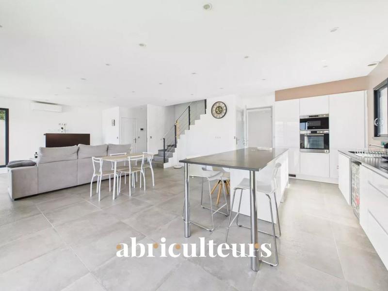 Maison - 131 m² - 5 pièces