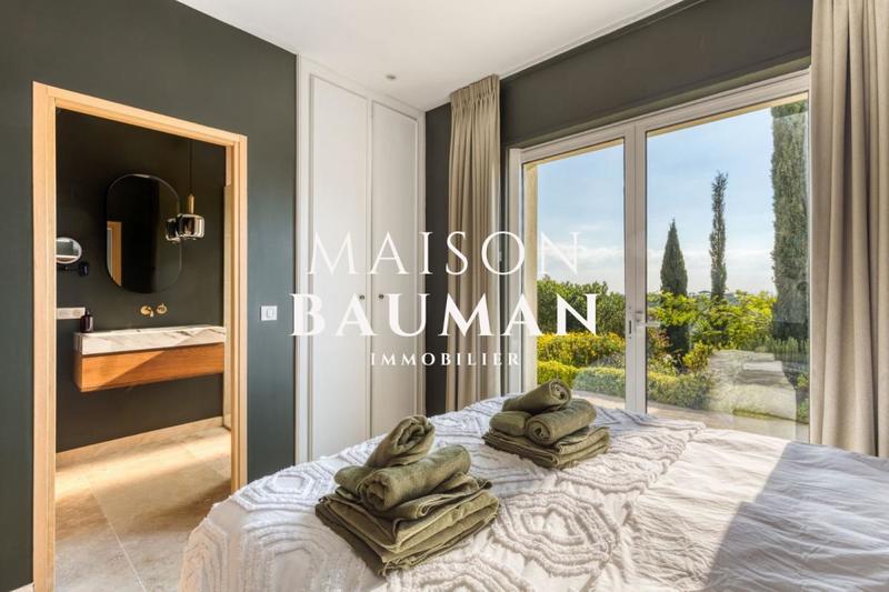 Villa - 300 m² - 8 pièces