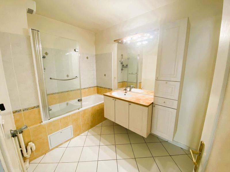 Appartement - 90 m² - 3 pièces