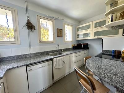 Maison - 170 m² - 9 pièces