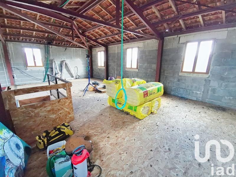 Maison - 220 m² - 2 pièces