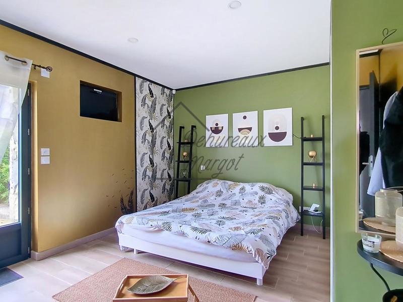 Maison - 210 m² - 8 pièces