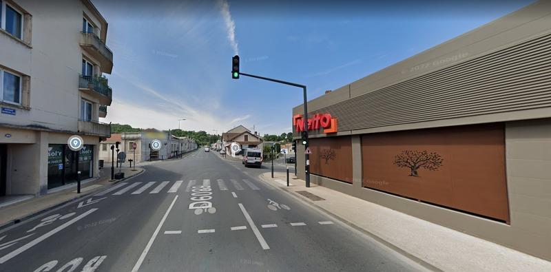 Local commercial - 320 m² - 1 pièce