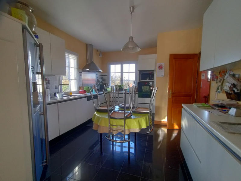 Propriété - 178 m² - 9 pièces