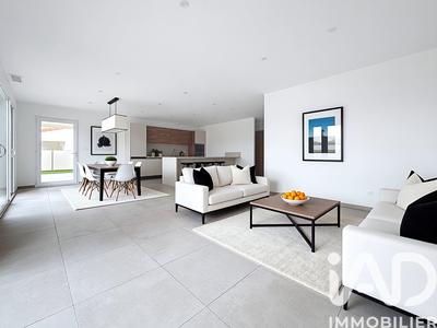 Maison - 105 m² - 4 pièces