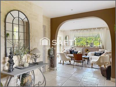 Maison - 245 m² - 9 pièces