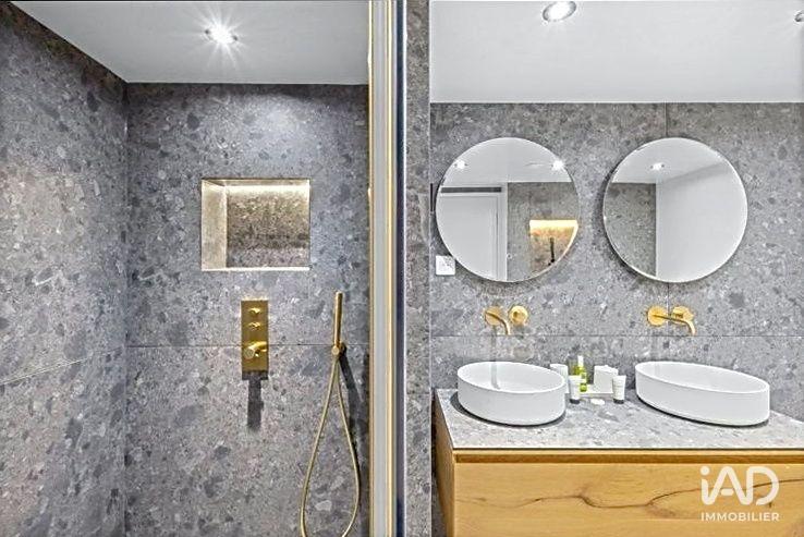 Maison - 222 m² - 5 pièces