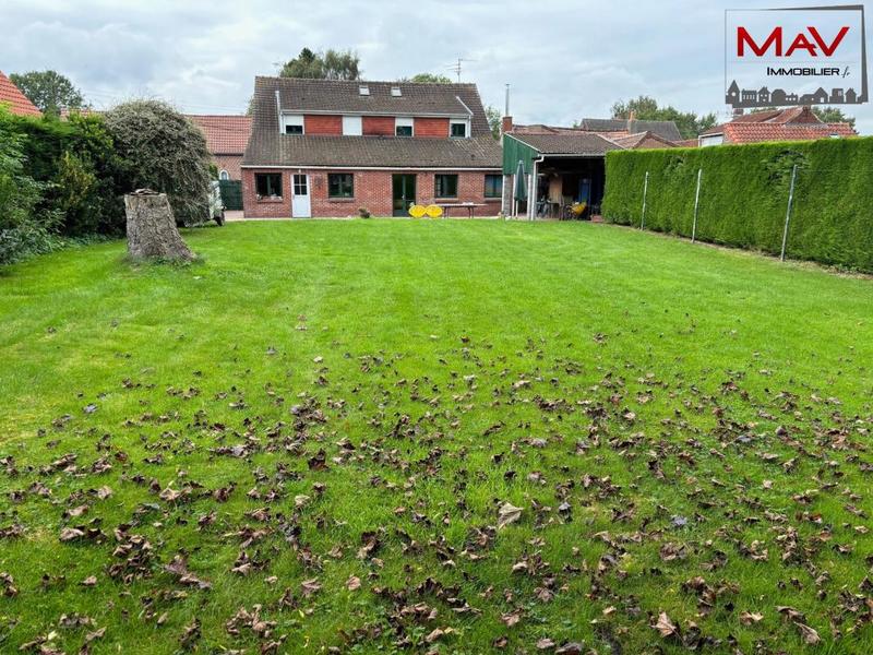 Maison - 219 m² - 8 pièces