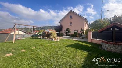 Maison - 263 m² - 9 pièces