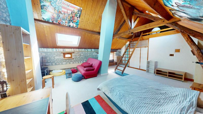 Maison en pierre - 251 m² - 10 pièces