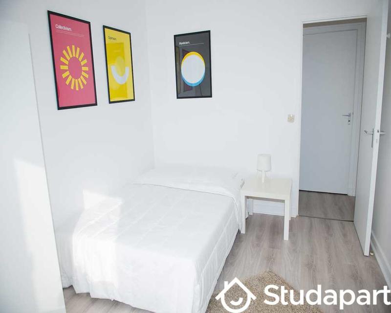 Chambre - 90 m² - 1 pièce