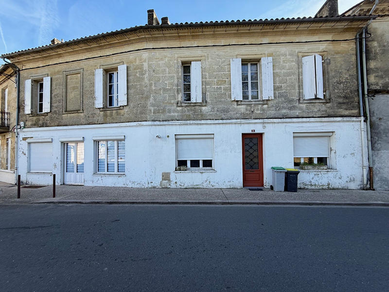 Maison - 235 m² - 10 pièces