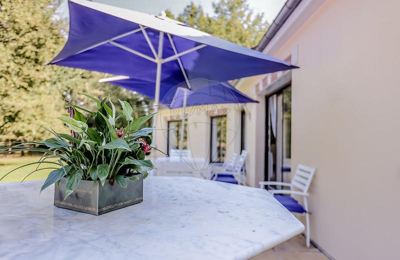 Propriété - 262 m² - 10 pièces