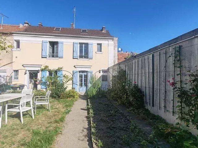 Maison - 80 m² - 5 pièces