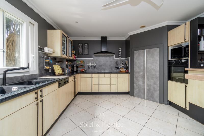 Maison - 161 m² - 4 pièces